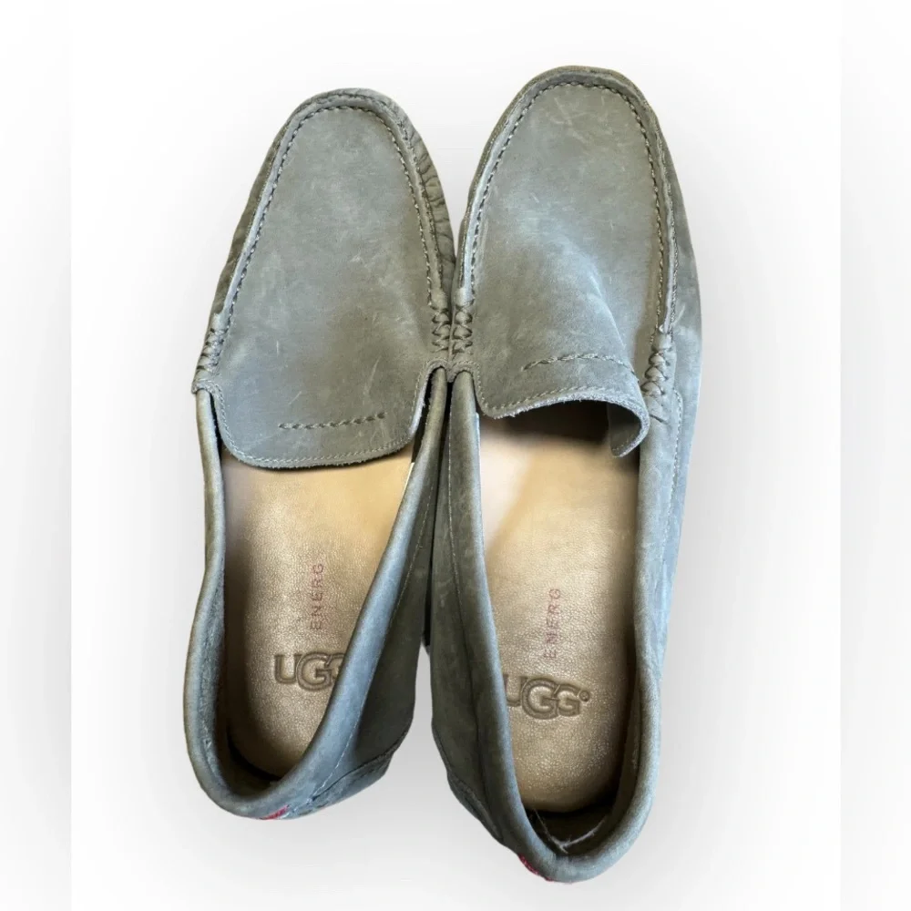 UGG Loafers Leather Suede Moccasins  Slip-ons SZ 9